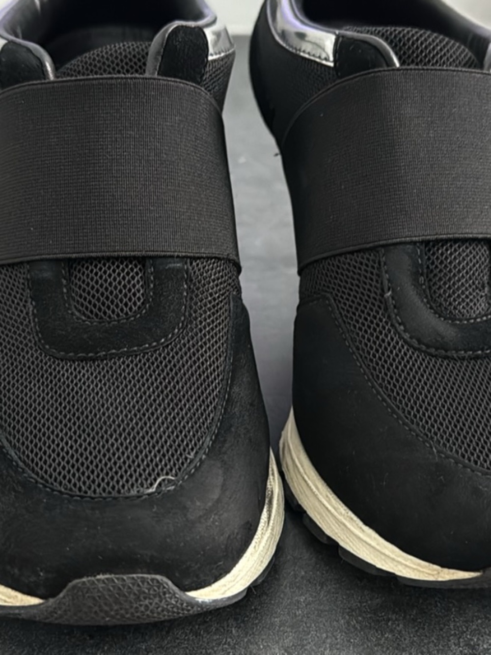 Sneex Black size 8